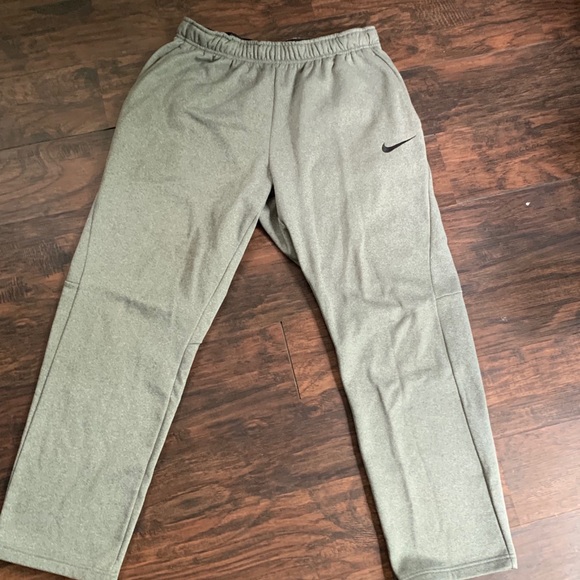 Men’s Nike Dri Fit sweat suit - Picture 5 of 5